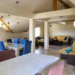 Pure Sky - With Pool Apartament
