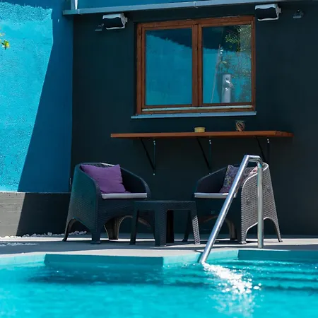 Pure Sky - With Pool