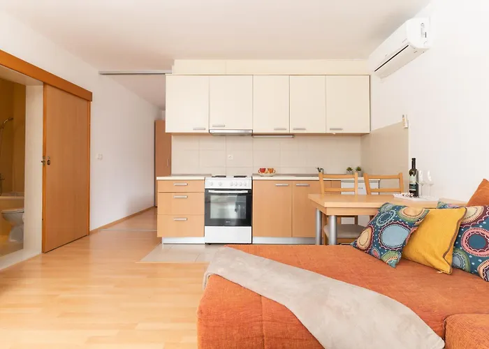 Pure Sky - With Pool 莫斯塔尔