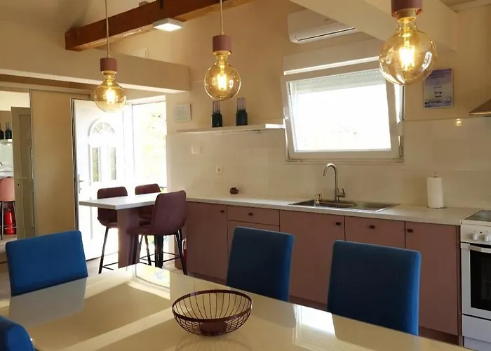 Pure Sky - With Pool 莫斯塔尔