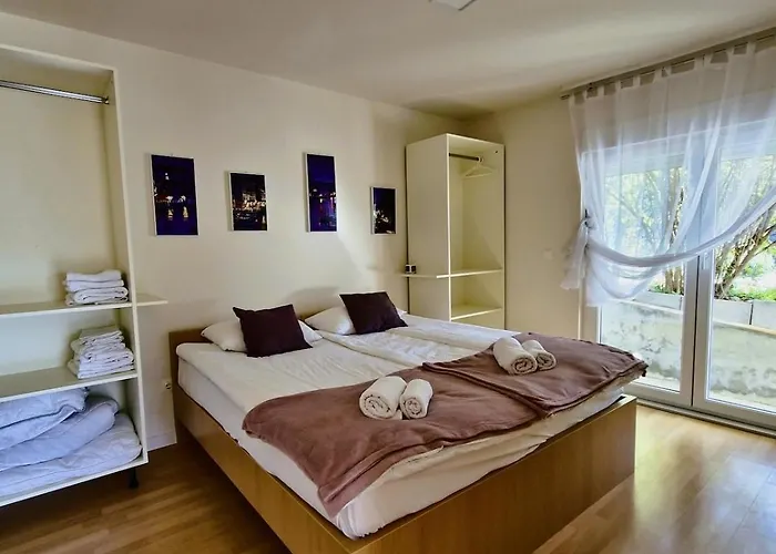 Pure Sky - With Pool 莫斯塔尔